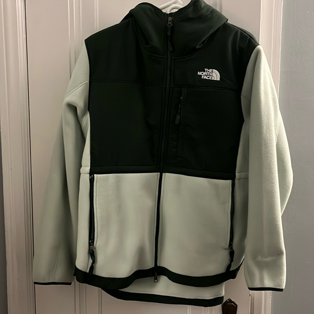 Northface Hooded Denali Jacket, NWOT, size M